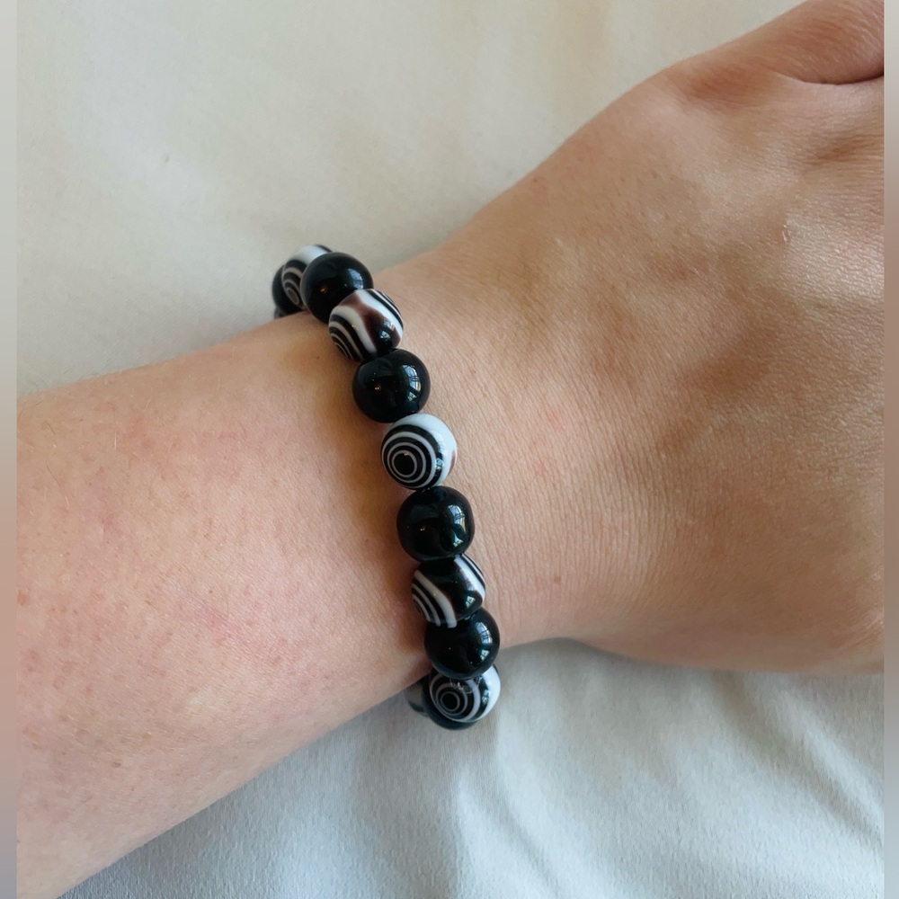 Handmade Black-and-White Swirl and Black Glass Bracelet